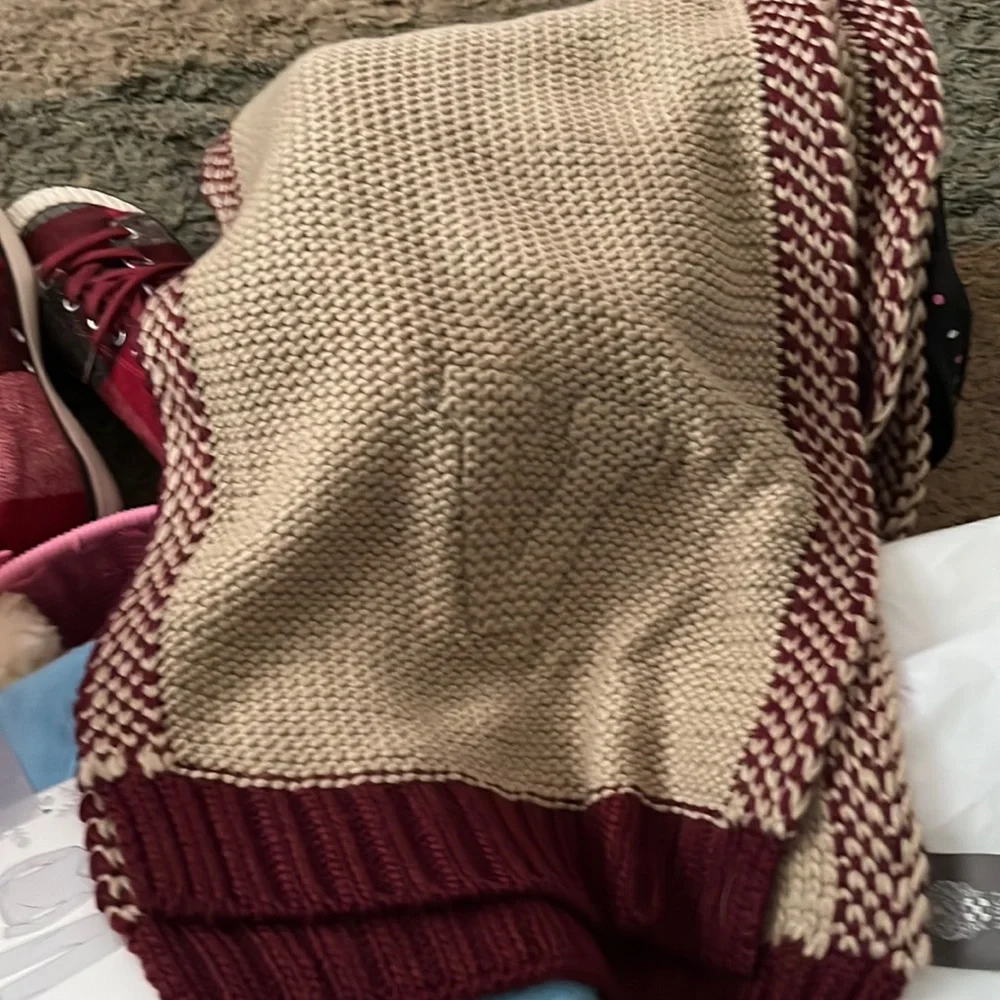 NWT Vince Camuto Scarf 🧣 - Picture 1 of 5
